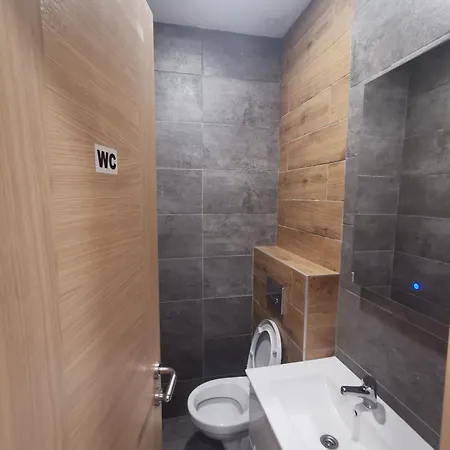 Pakito West Apartmán *