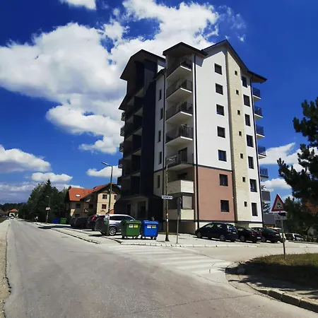 Pakito West Apartment