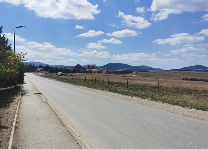 Pakito West * 兹拉蒂博尔