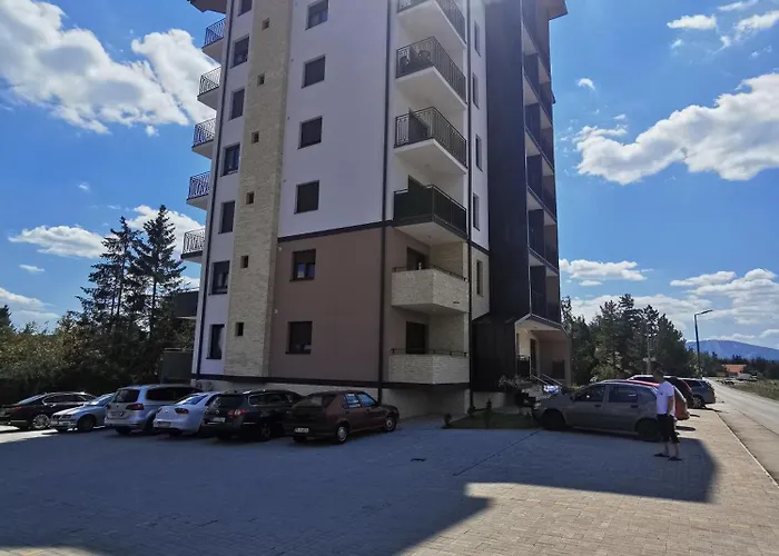 Pakito West 兹拉蒂博尔