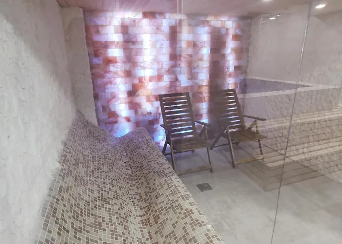 Pakito West * 兹拉蒂博尔